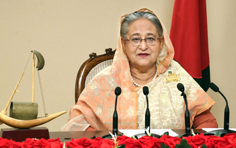 পদ্মা সেতু পার হয়ে টুঙ্গিপাড়ার পথে প্রধানমন্ত্রী