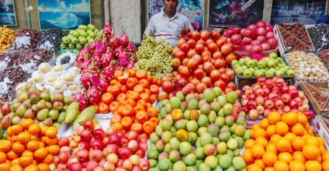 তেলের মূল্যবৃদ্ধি : আগুন লেগেছে ফলের বাজারেও