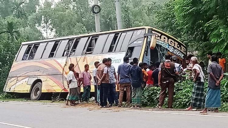 চলন্ত বাসে ডাকাতি-গণধর্ষণরে ঘটনায় মূল পরিকল্পনাকারীসহ গ্রেফতার ১০