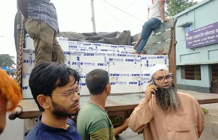 দুর্গাপূজা উপলক্ষে ভারতে গেল ইলিশের প্রথম চালান