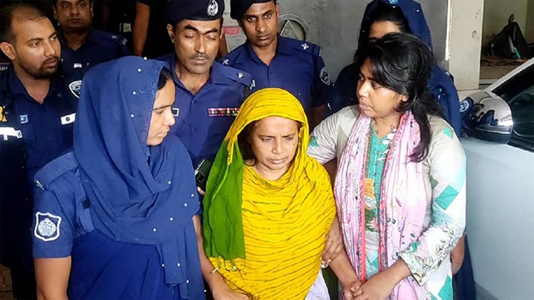 ছোট মেয়ে আদরীর জিম্মায় বাড়ি ফিরলেন রহিমা বেগম
