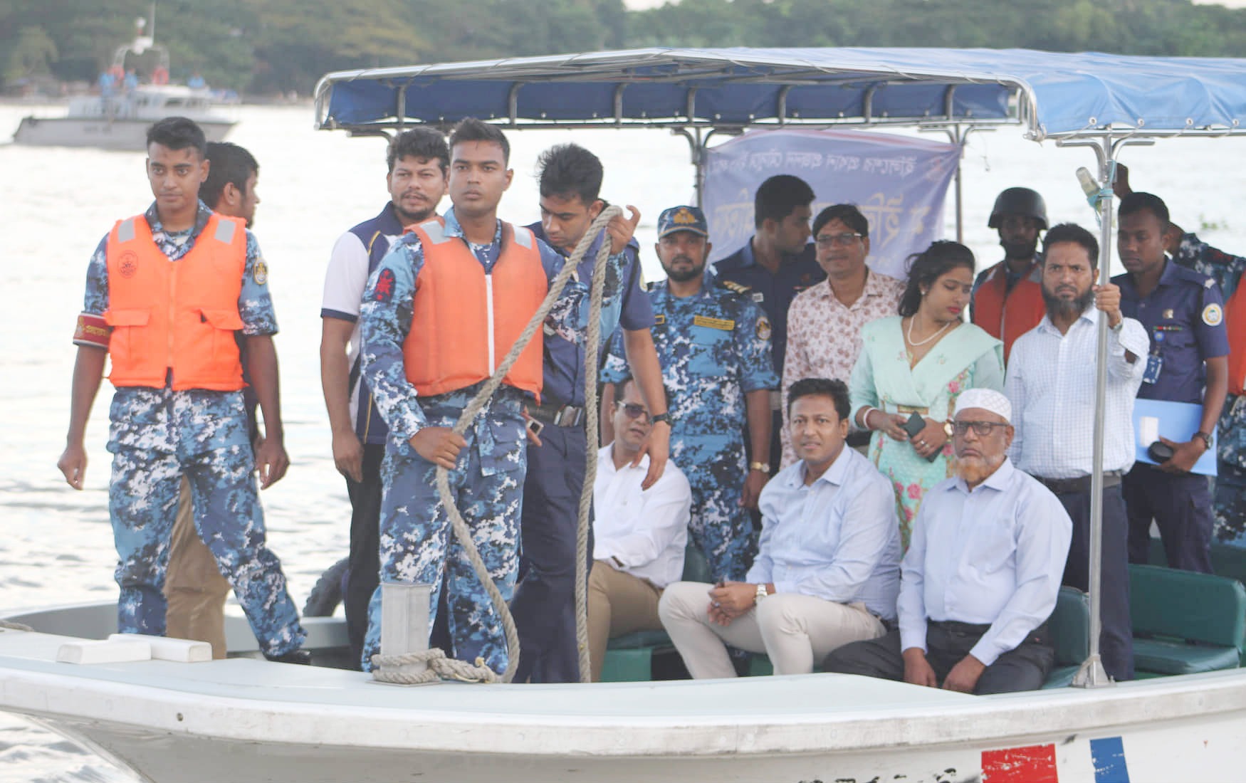 মা ইলিশ রক্ষায় বরিশালে বিভিন্ন নদীতে অভিযান