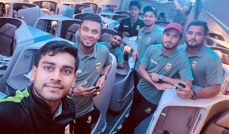 রাতে ঢাকা ছেড়েছে বাংলাদেশ ক্রিকেট দল