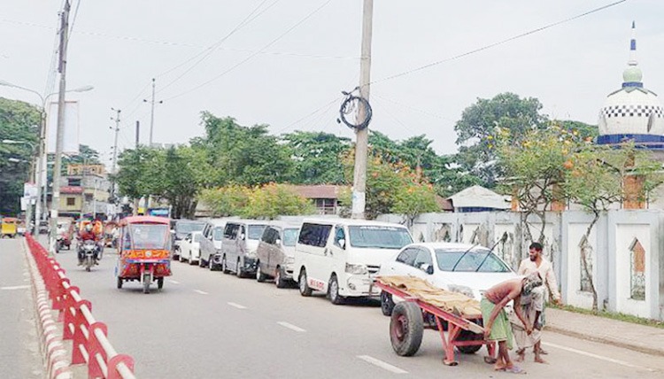 এবার বরিশালে মাইক্রোবাস চলাচলও বন্ধ