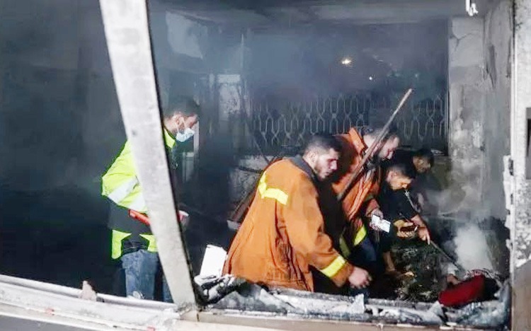 গাজা উপত্যকার শরণার্থী শিবিরে ভয়াবহ অগ্নিকাণ্ডে নিহত ২১