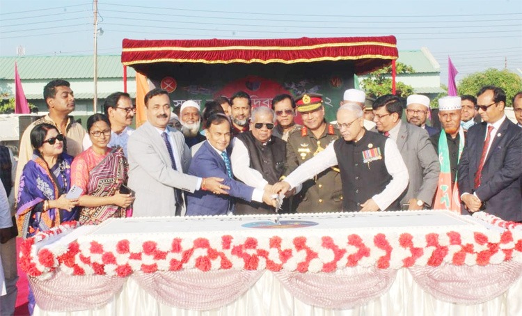 বরিশাল শেখ হাসিনা সেনা নিবাসে যথাযথ মর্যাদায় সশস্ত্র বাহিনী দিবস উদযাপন