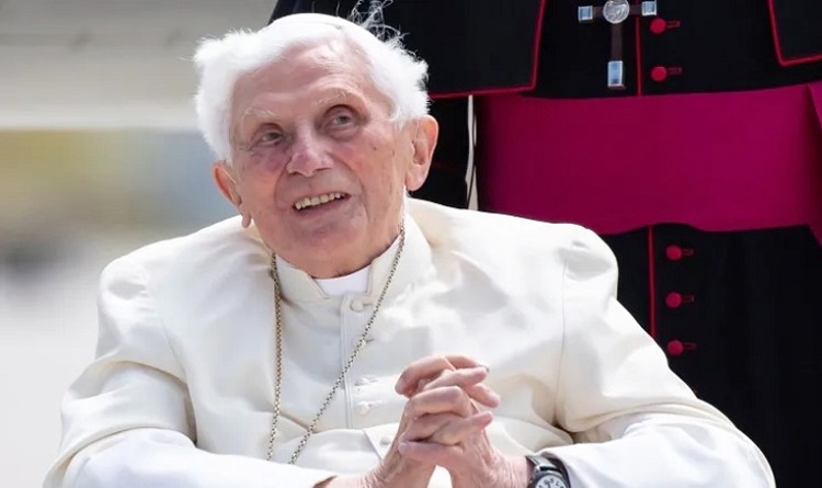 সাবেক পোপ ষোড়শ বেনেডিক্ট আর নেই