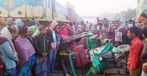 কুমিল্লায় ট্রেন চাপায় অটোরিকশার ৩ যাত্রী নিহত