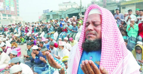 বিশ্ব ইজতেমা : শান্তি-ঐক্য কামনায় শেষ হলো আখেরি মোনাজাত