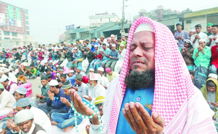 বিশ্ব ইজতেমা : শান্তি-ঐক্য কামনায় শেষ হলো আখেরি মোনাজাত