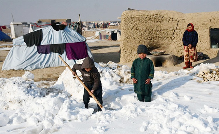 তুষারপাতে অচল আফগানিস্তান, শীতের প্রকোপে মৃত্যু ১২৪