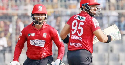 খুলনাকে ১৯৫ রানের লক্ষ্য দিয়েছে বরিশাল