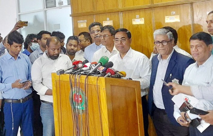 ৩০০ আসনেই ব্যালট পেপারে ভোটগ্রহণ হবে : ইসি