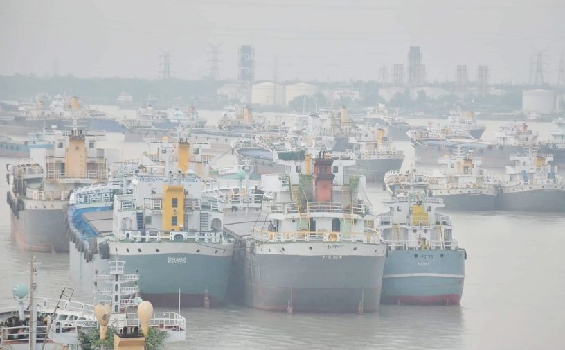 ঘূর্ণিঝড় মোখা : চট্টগ্রাম বন্দরের যাবতীয় কার্যক্রম বন্ধ