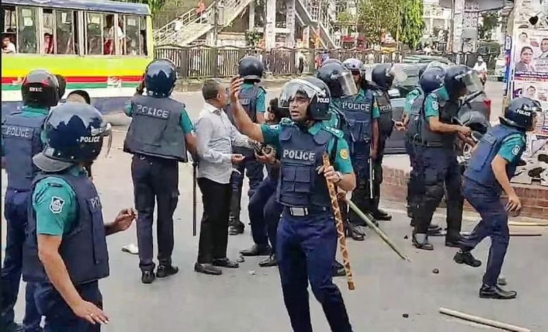 রাজধানীতে পুলিশ-বিএনপির সংঘর্ষে ১৫ নেতাকর্মী আটক