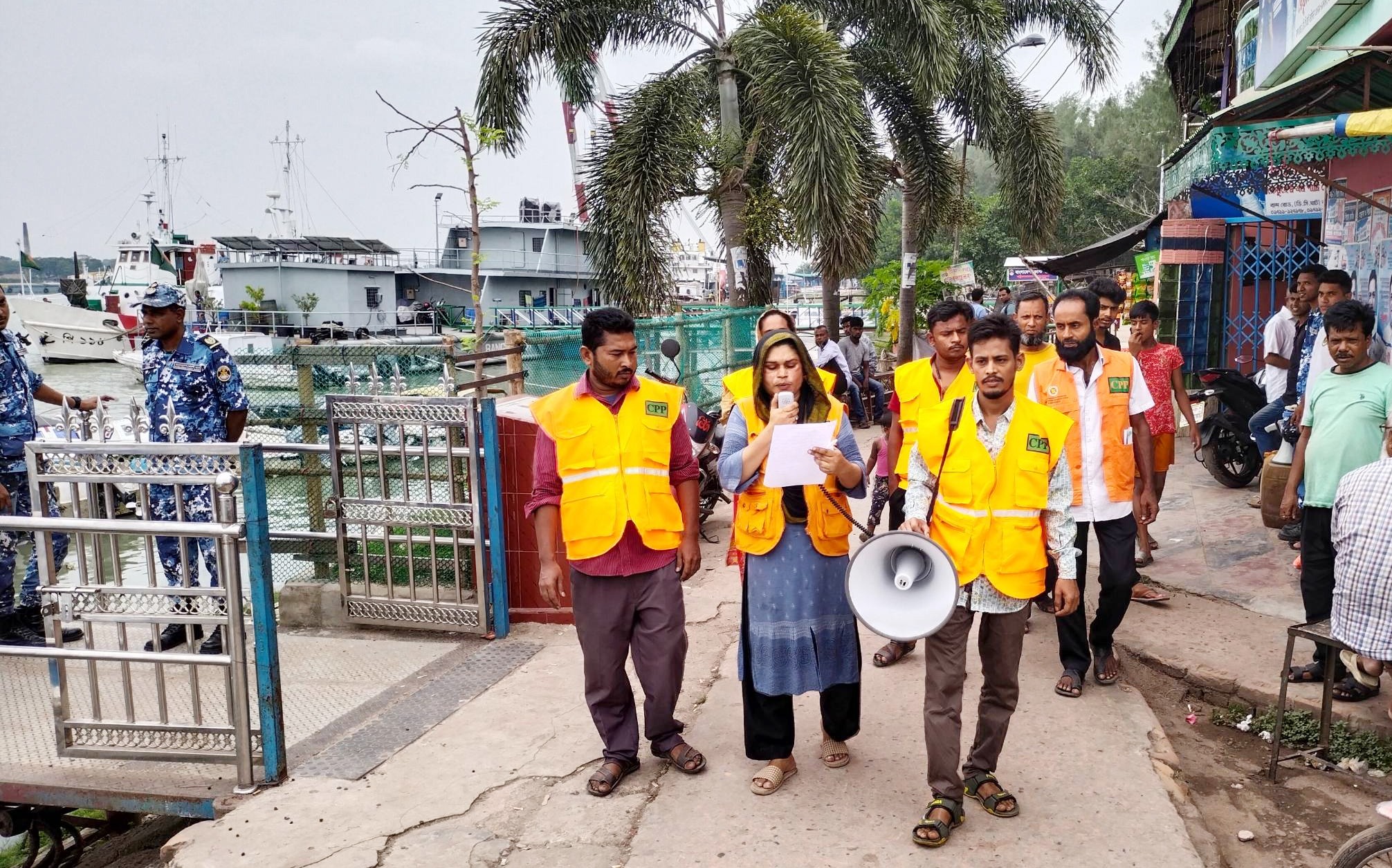 ঘূর্ণিঝড় মোখা মোকাবিলায় বরিশালে প্রস্তুত ৩২ হাজারের বেশি স্বেচ্ছাসেবক