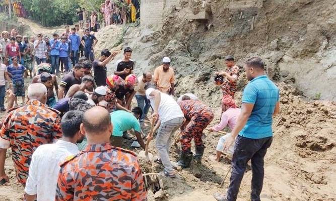 ফরিদপুরের সদরপুর উপজেলায় সেতু নির্মাণকালে রাস্তা ধসে নিহত ৩