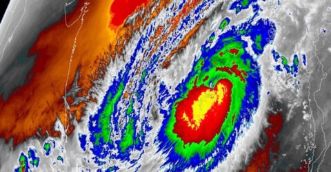 প্রায় সিডরের মতোই শক্তিশালী ঘূর্ণিঝড় মোখা: আবহাওয়া অধিদফতর