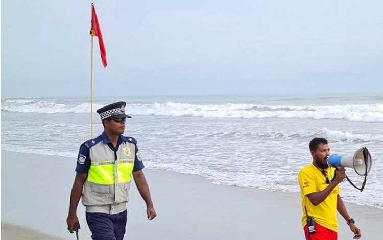 ঘূর্ণিঝড় মোখা : সমুদ্র বন্দরে ৮ নম্বর মহাবিপদ সংকেত