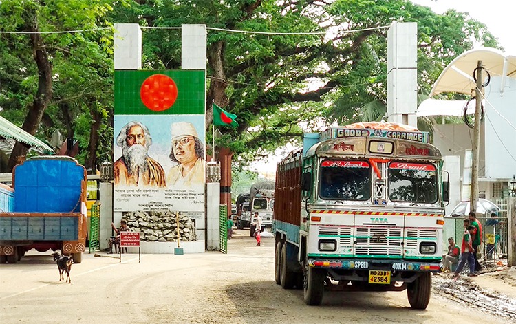 বেনাপোল দিয়ে দেশে এলো ৩৪ মেট্রিক টন ভারতীয় কাঁচা মরিচ