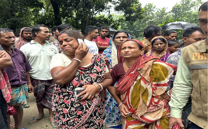 চাঁদপুরের হাজীগঞ্জে বাসা থেকে স্বামী-স্ত্রীর মরদেহ উদ্ধার