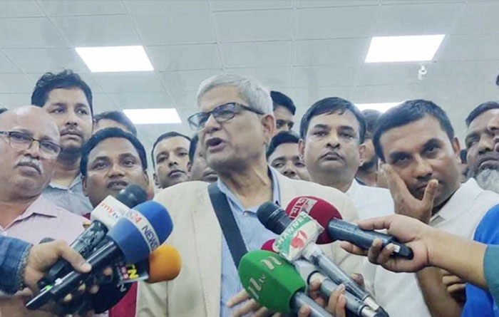 চিকিৎসা শেষে সিঙ্গাপুর থেকে দেশে ফিরলেন মির্জা ফখরুল