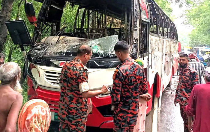 গোপালগঞ্জের মুকসুদপুরে বাসের ধাক্কায় অটোরিকশার ২ যাত্রী নিহত