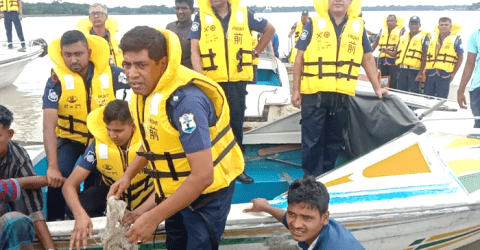 বরিশালে পৃথক অভিযানে বিপুল পরিমানে কারেন্ট জাল ও মাছ সহ আটক ৮৩