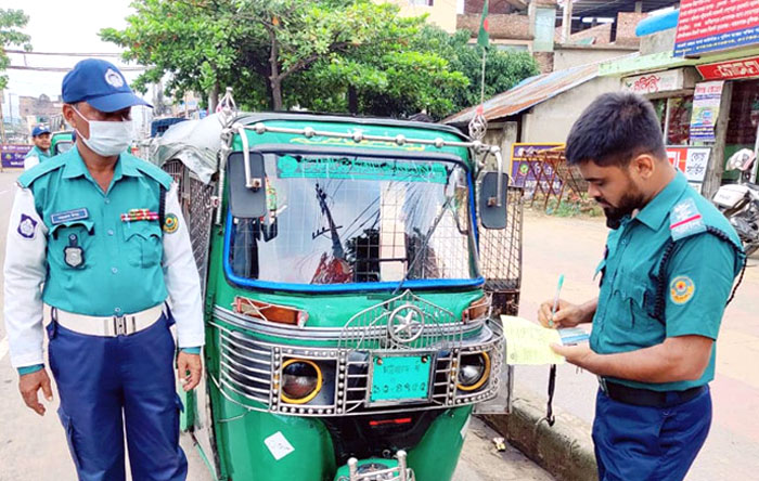 ১৫ বছরে পুলিশের ট্রাফিক বিভাগগুলো ৭৬১ কোটি টাকা জরিমানা আদায়