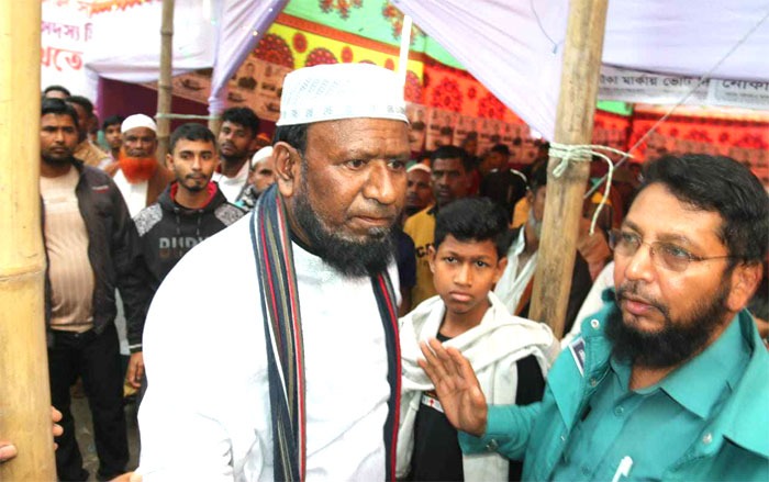 বরিশালে স্বতন্ত্র (ট্রাক) প্রার্থীর উপরে হামলা, প্রান নাশের হুমকী