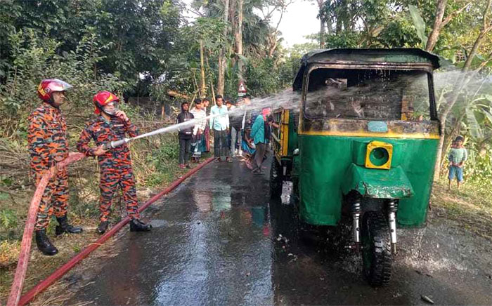 বরিশালের উজিরপুরে ট্রলি চাপায় স্কুলছাত্রী নিহত