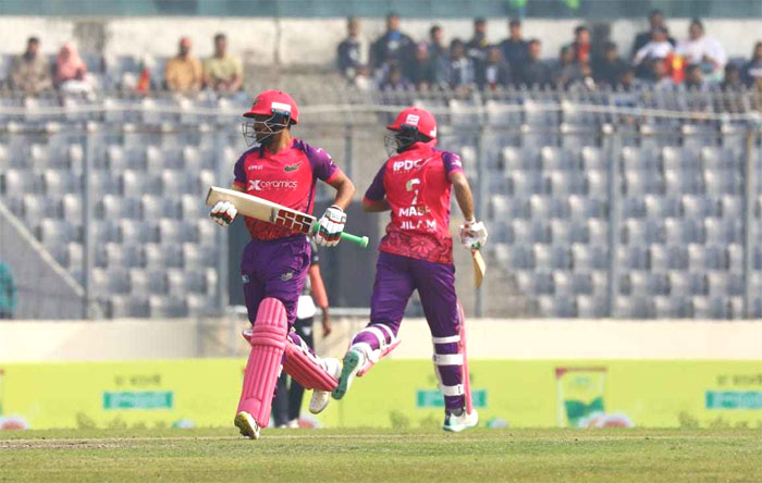 সিলেট স্ট্রাইকার্সকে ৪ উইকেটে হারাল রংপুর রাইডার্স
