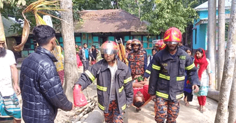 বরিশালের গৌরনদীতে ককটেল বিস্ফোরণ ২ পুলিশসহ আহত ৩