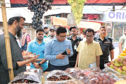 বরিশালে জেলা প্রশাসনের মোবাইল কোর্ট অভিযান পরিচালনা