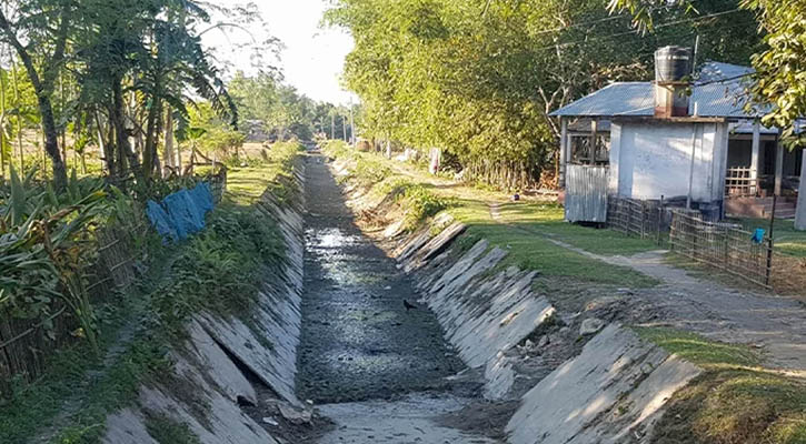 উত্তরের তিস্তা নদীতে পানি নেই