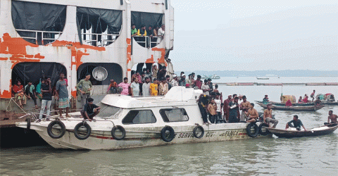 বরিশাল কীর্তনখোলায় লঞ্চের পাখায় কাটা পড়ে নিখোঁজ জেলের পা উদ্ধার