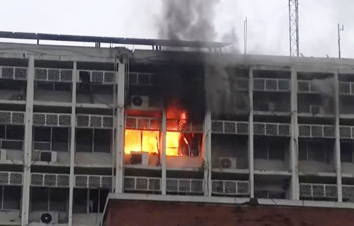 গভীর রাতে সচিবালয়ের আগুন, ৬ ঘণ্টা পর নিয়ন্ত্রণে