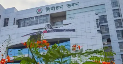 ২৫ আগস্টের মধ্যে ব্যালট বাক্সের হিসেব চেয়েছে ইসি