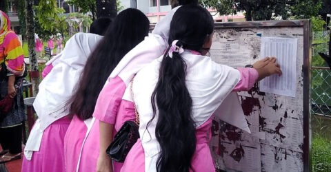 সারাদেশে পাসের হার কমেছে ১৫ শতাংশ