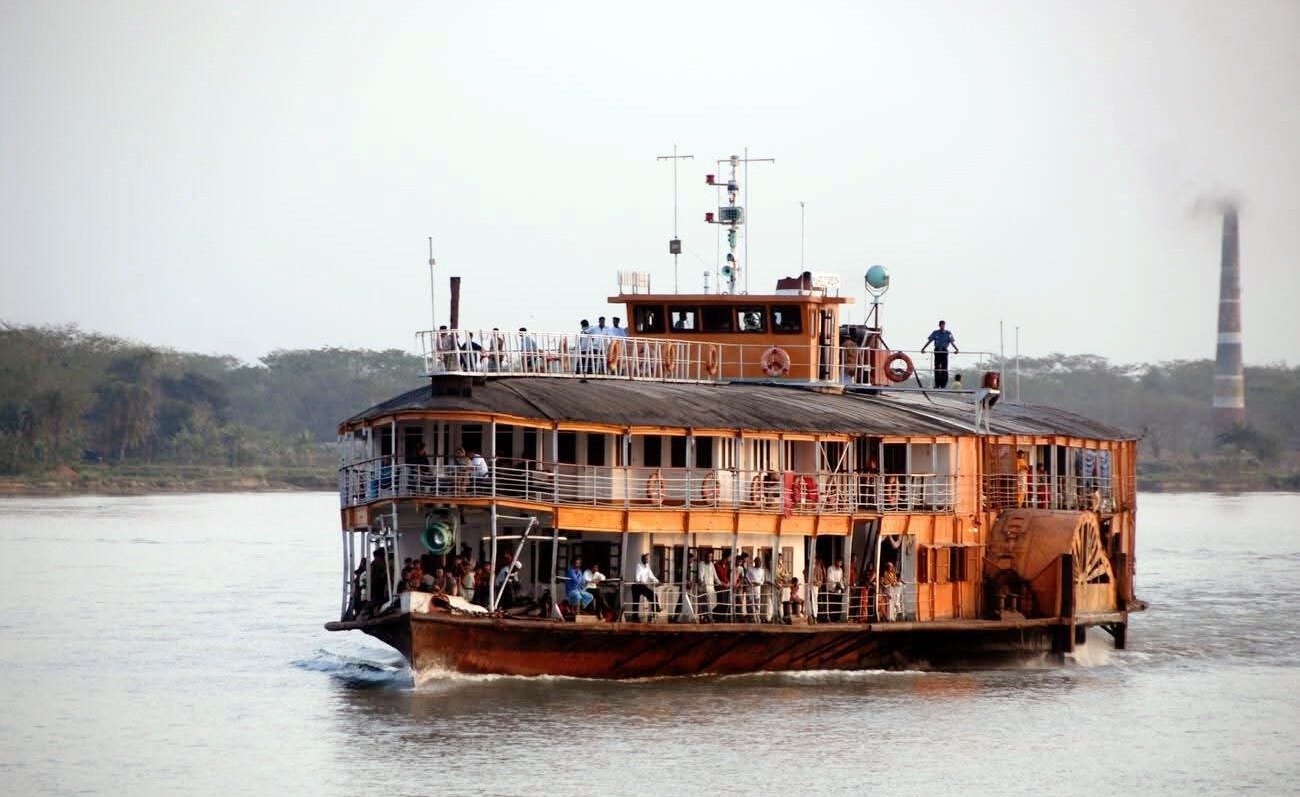 হুইসেলের ধ্বনি বাজিয়ে আবার ফিরছে জলযাত্রার স্মৃতিঘেরা স্টিমার