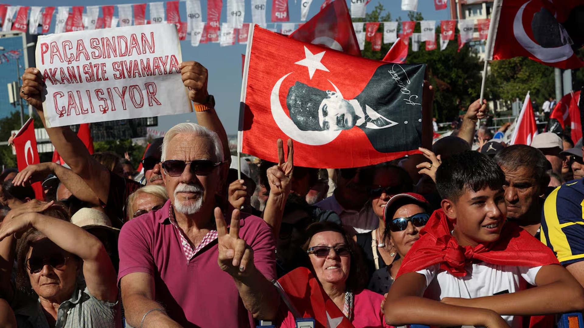 বিক্ষোভে উত্তাল তুরস্ক, এরদোয়ানের পদত্যাগ দাবি