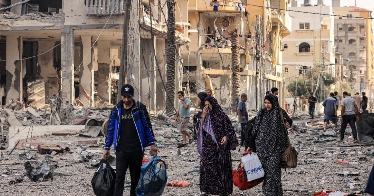 গাজায় ইসরায়েলি সেনাদের ভয়াবহ হামলা, শহর ছাড়ছেন হাজারো ফিলিস্তিনি