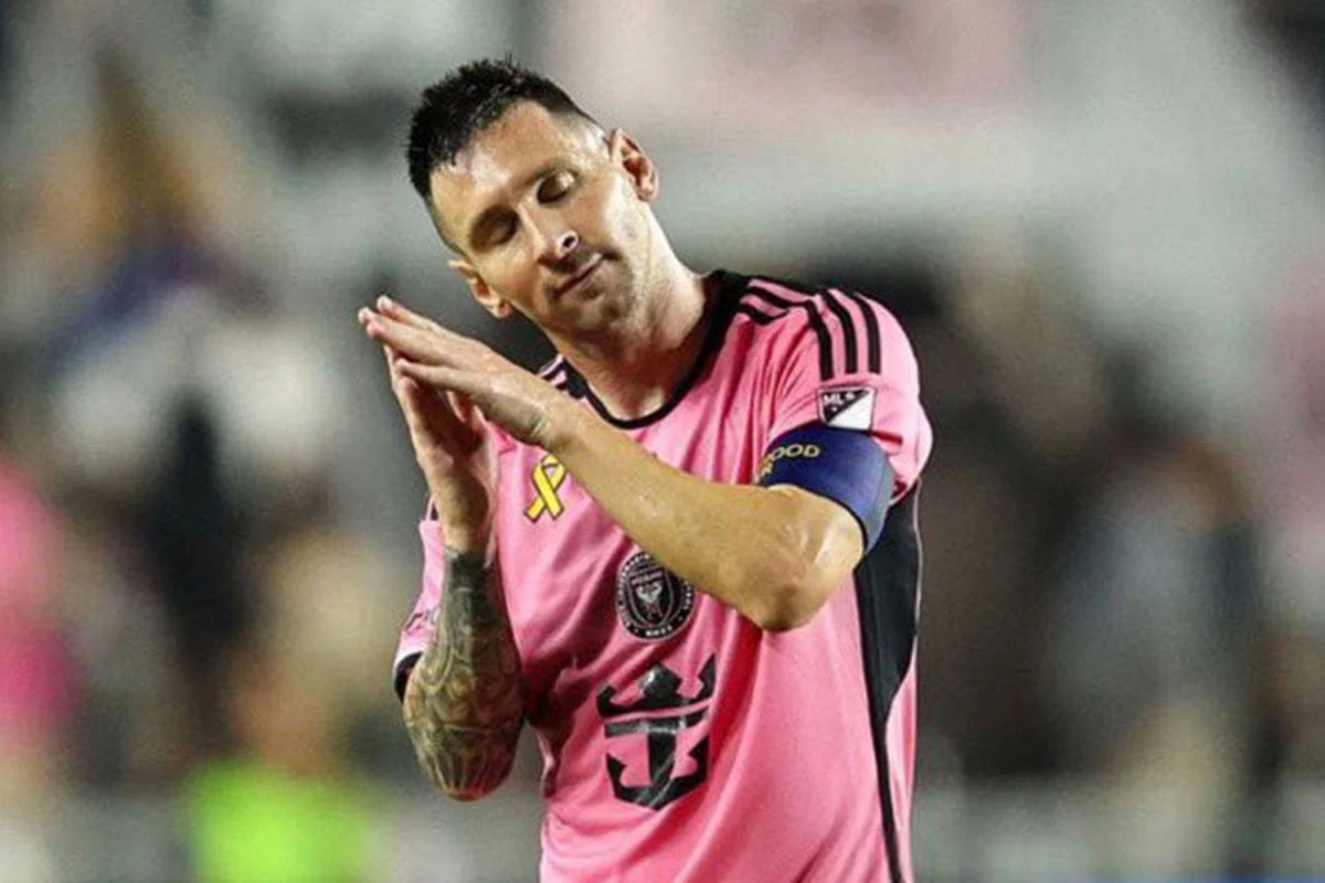 মেসির জোড়া গোলে নিউইয়র্ককে উড়িয়ে প্লে-অফ নিশ্চিত করল মায়ামি