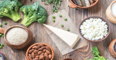 দুধে অ্যালার্জি? ক্যালসিয়ামের অভাব পূরণে যা খাবেন