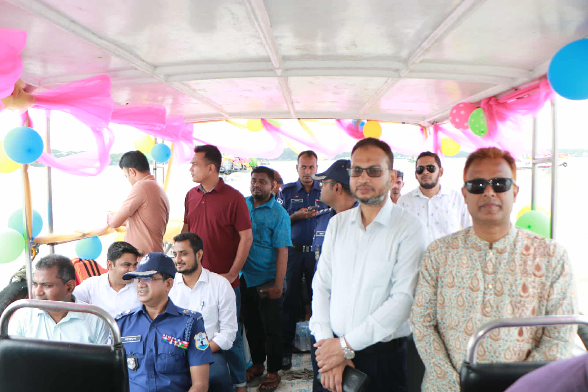 বরিশালে ই‌লি‌শের প্রধান প্রজনন মৌসু‌মে মা ই‌লিশ সংরক্ষণ অ‌ভিযান ২০২৫ উপল‌ক্ষ্যে নৌ র‌্যা‌লি উদ্বোধন।