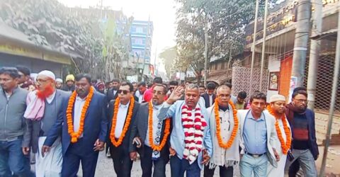 বাউফলে বিএনপি নেতা হুমায়ুন কবিরকে ফুলেল সংবর্ধনা