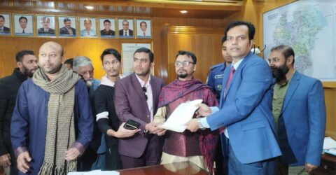 বরিশালে ৩২ বছরে প্রার্থী হলেন তারিকুলসহ ৩ জন