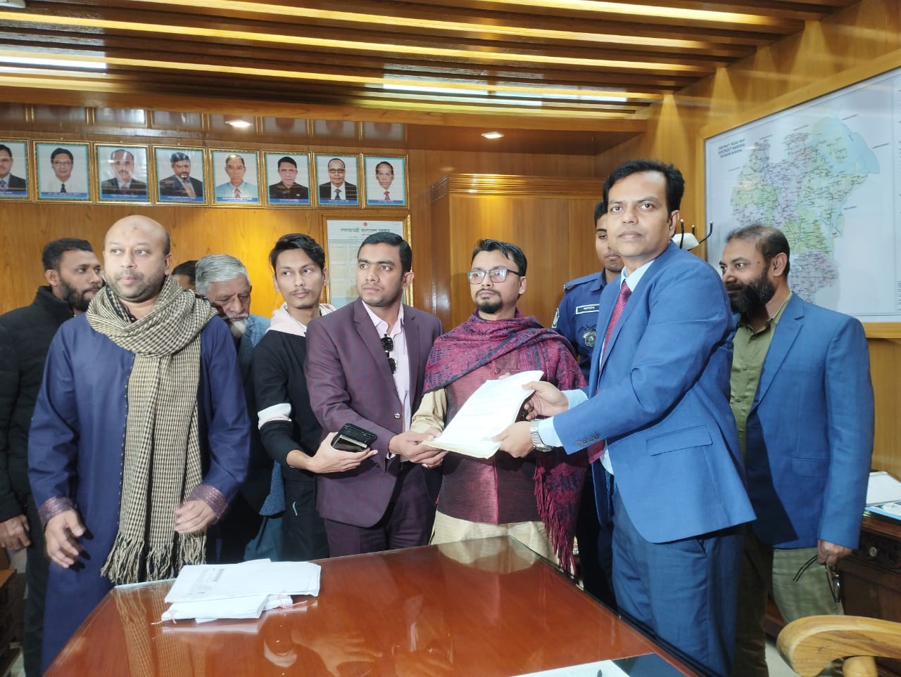 বরিশালে ৩২ বছরে প্রার্থী হলেন তারিকুলসহ ৩ জন